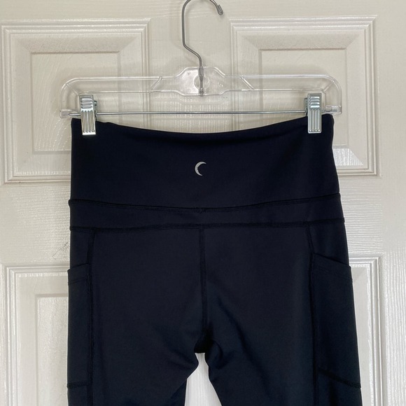 ZYIA Light n Tight Black Leggings w/ Pockets - Picture 5 of 6